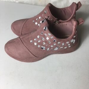 Bamboo blush pink suede ankle sneakers size 9